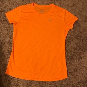 Nike Women's Dri-Fit Shirt Size Large